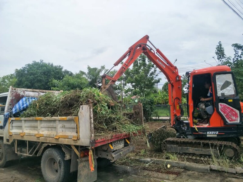 รถแม็คโครกรุงเทพ.com บริการรถแม็คโครให้เช่า รถแม็คโครรับจ้างกรุงเทพ (116)