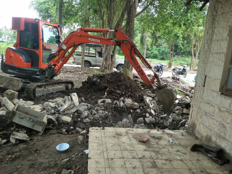 รถแม็คโครกรุงเทพ.com บริการรถแม็คโครให้เช่า รถแม็คโครรับจ้างกรุงเทพ (121)